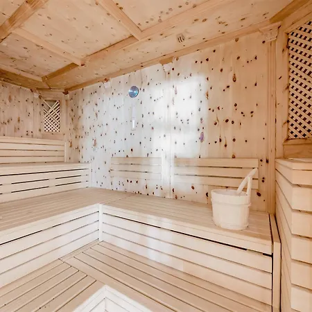 By Gourmet & Wine Austria Hotel